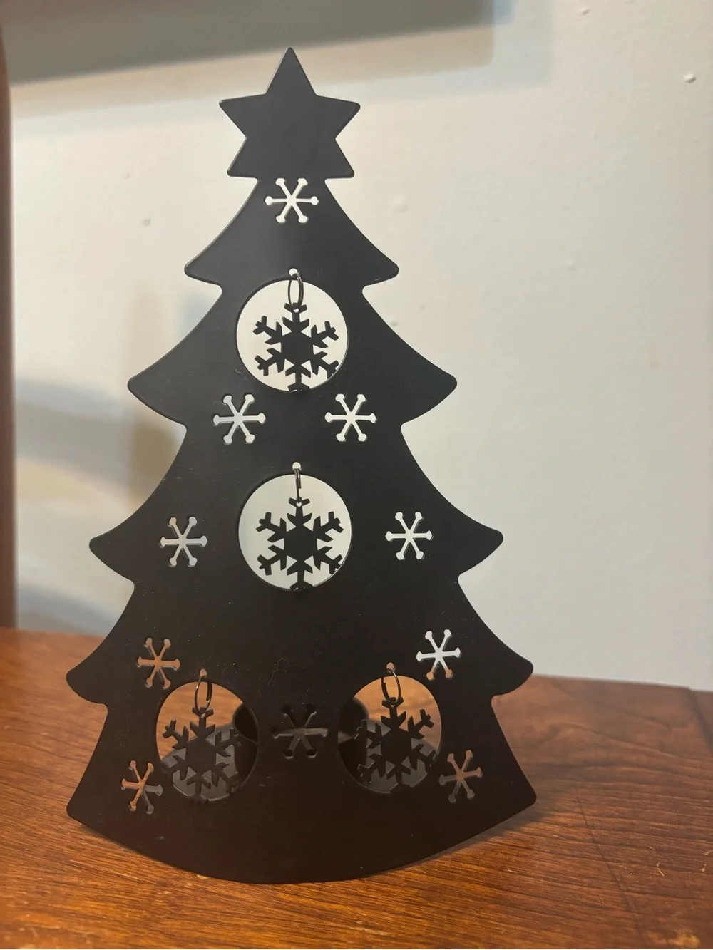 Black Metal Christmas Tree Holiday luminary Décor
